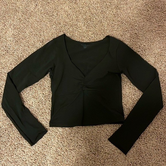 Brandy Melville CHARLIZE TOP *BLACK* - Picture 2 of 4
